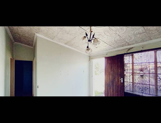 2 BEDROOM FREESTANDING FOR SALE IN BOMBAY HEIGHTS